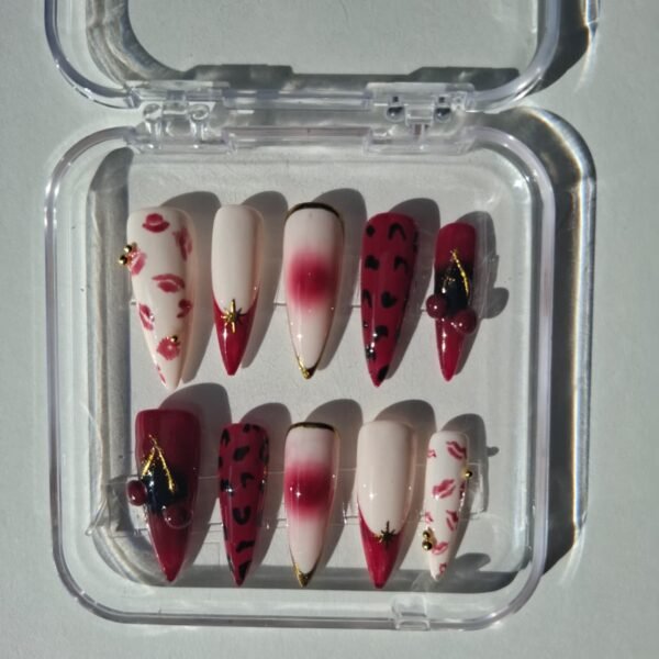 Press on nail25.2.jpg Crimson Kiss 💋